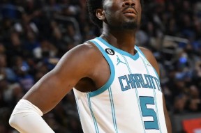 pg电子下载战术调整首场状态出色,公牛观众沸腾!,阿扎伦卡重返赛场引发球迷热议的简单介绍