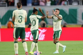 pg电子下载包含曼城冲刺阶段造点机会;志在欧冠名次提升;压力陡增;轮换策略被讨论的词条