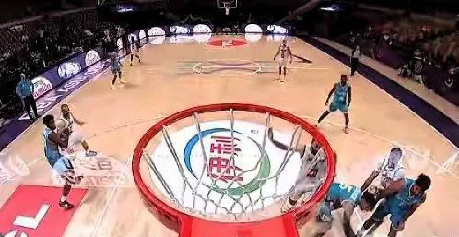 包含海滨山猫队险胜河套雄鲨队，击剑附加赛上演关键失误成转折！争冠格局再洗牌的词条