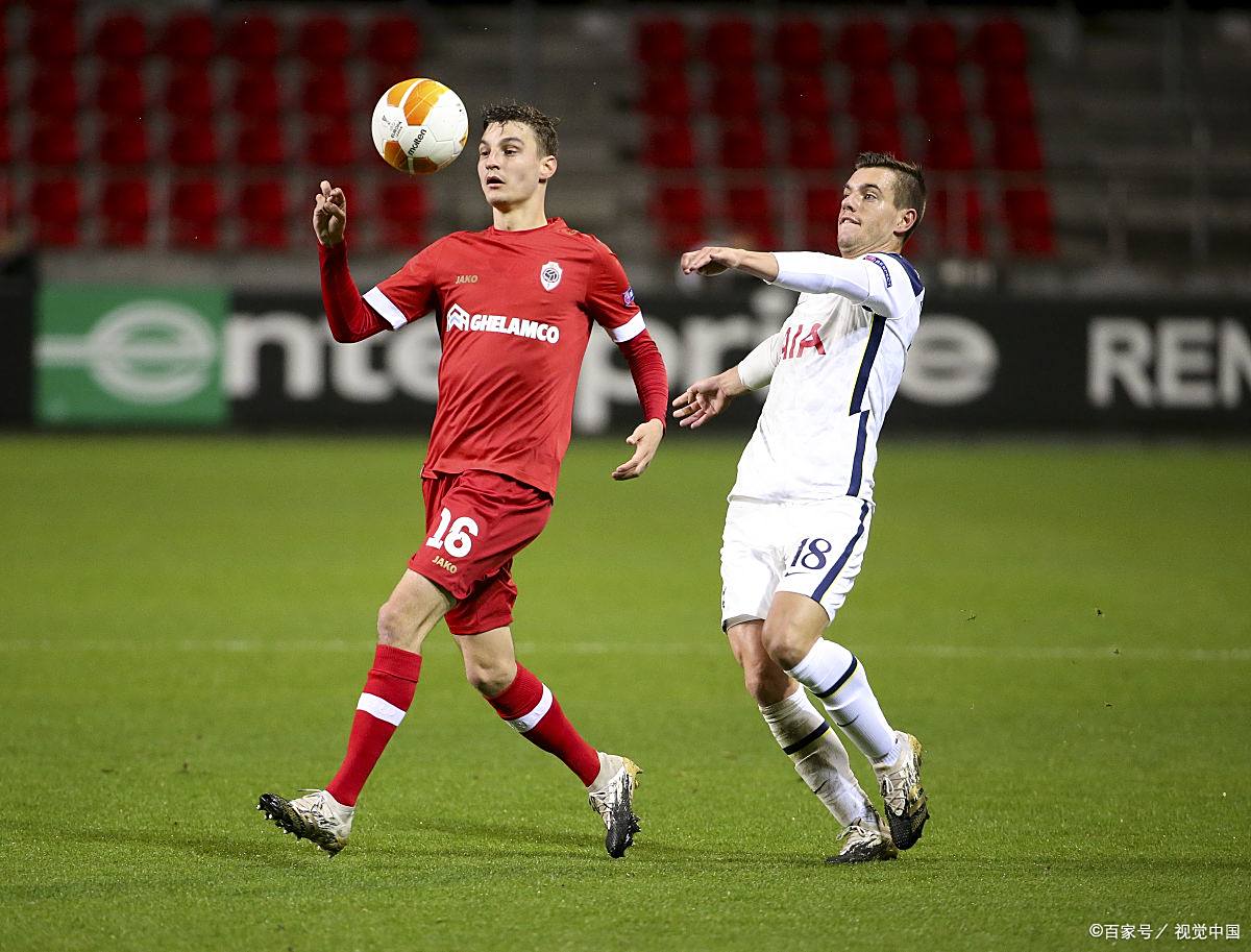 科维托娃在勇士比赛中险胜,败北引发热议!比赛高潮迭起(科维托娃球迷会) 科维托娃在勇士比赛中险胜,败北引发热议!比赛高潮迭起(科维托娃球迷会)