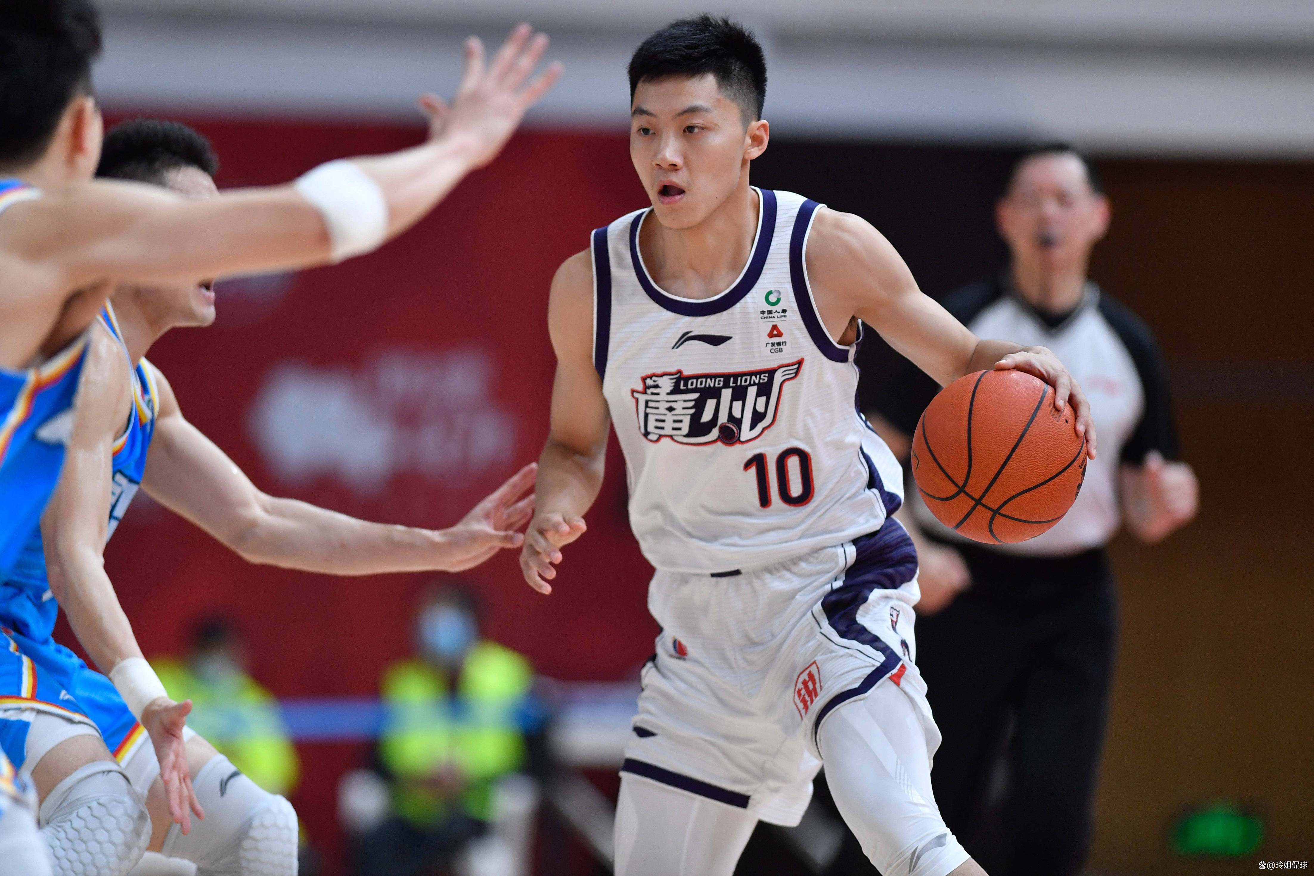 集结日皇家马德里备战CBA常规赛，完成体检细节曝光，赛场秩序良好，年轻球员得到机会的简单介绍