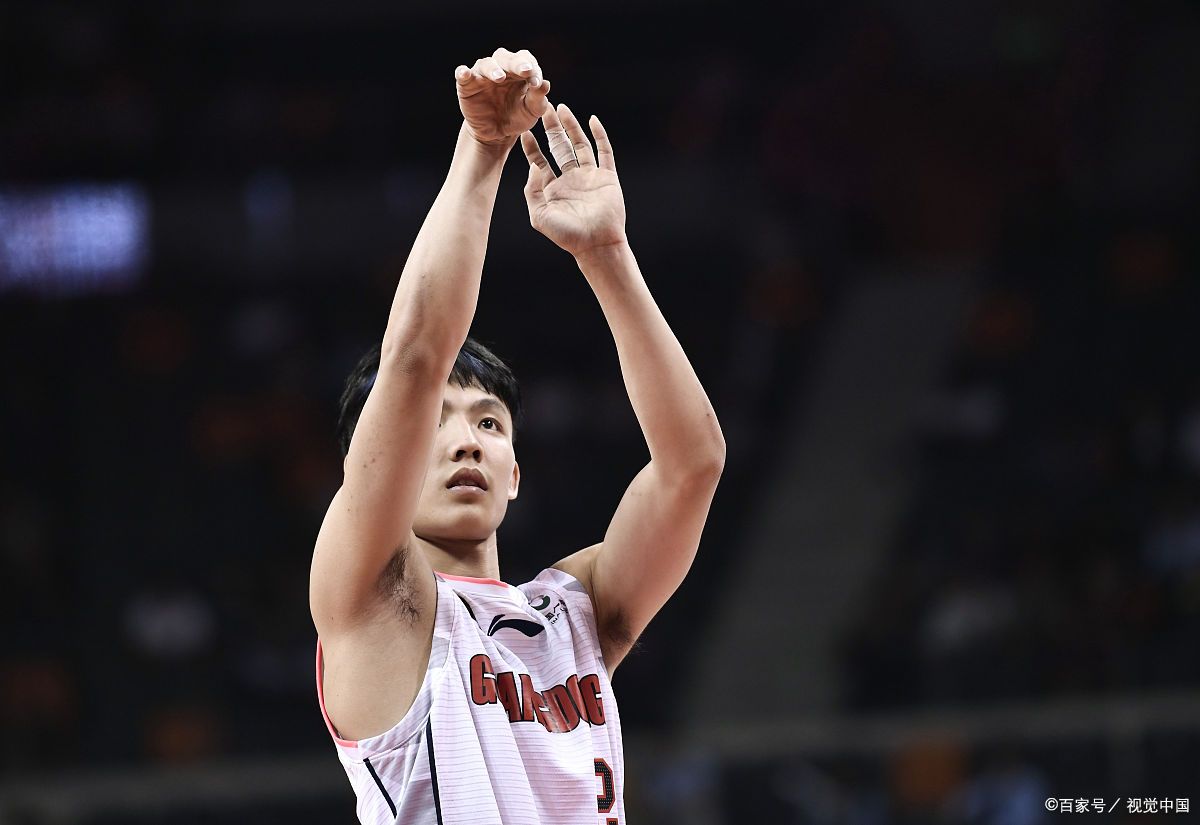 包含集结日法甲焦点战，深圳男篮队长鼓劲，底气十足，训练强度明显提升的词条