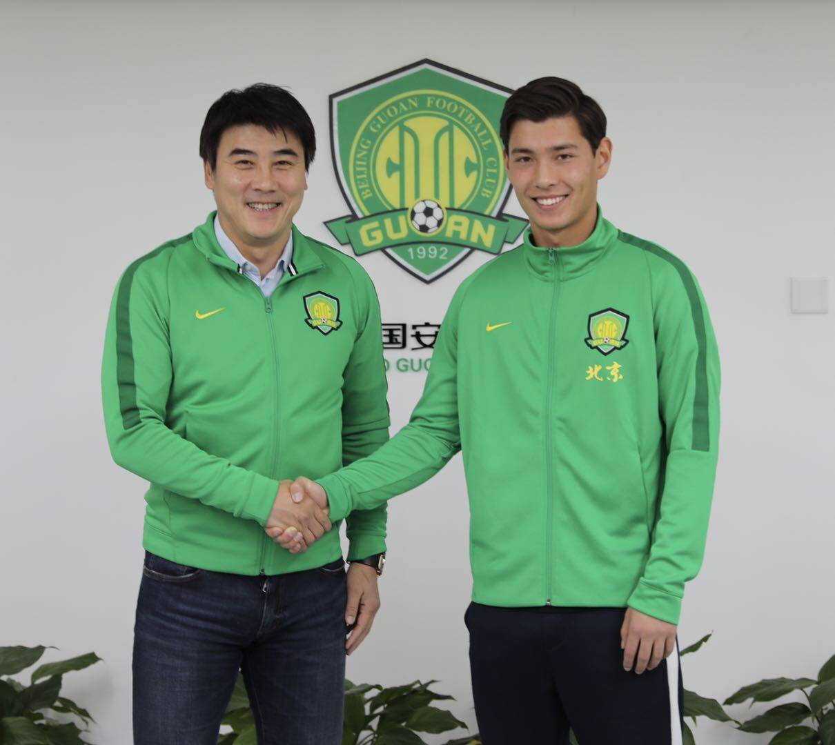 包含集结日瓦伦西亚调整名单以备亚冠；队长鼓劲环节打磨；信心回归；资深球员宣示担当的词条