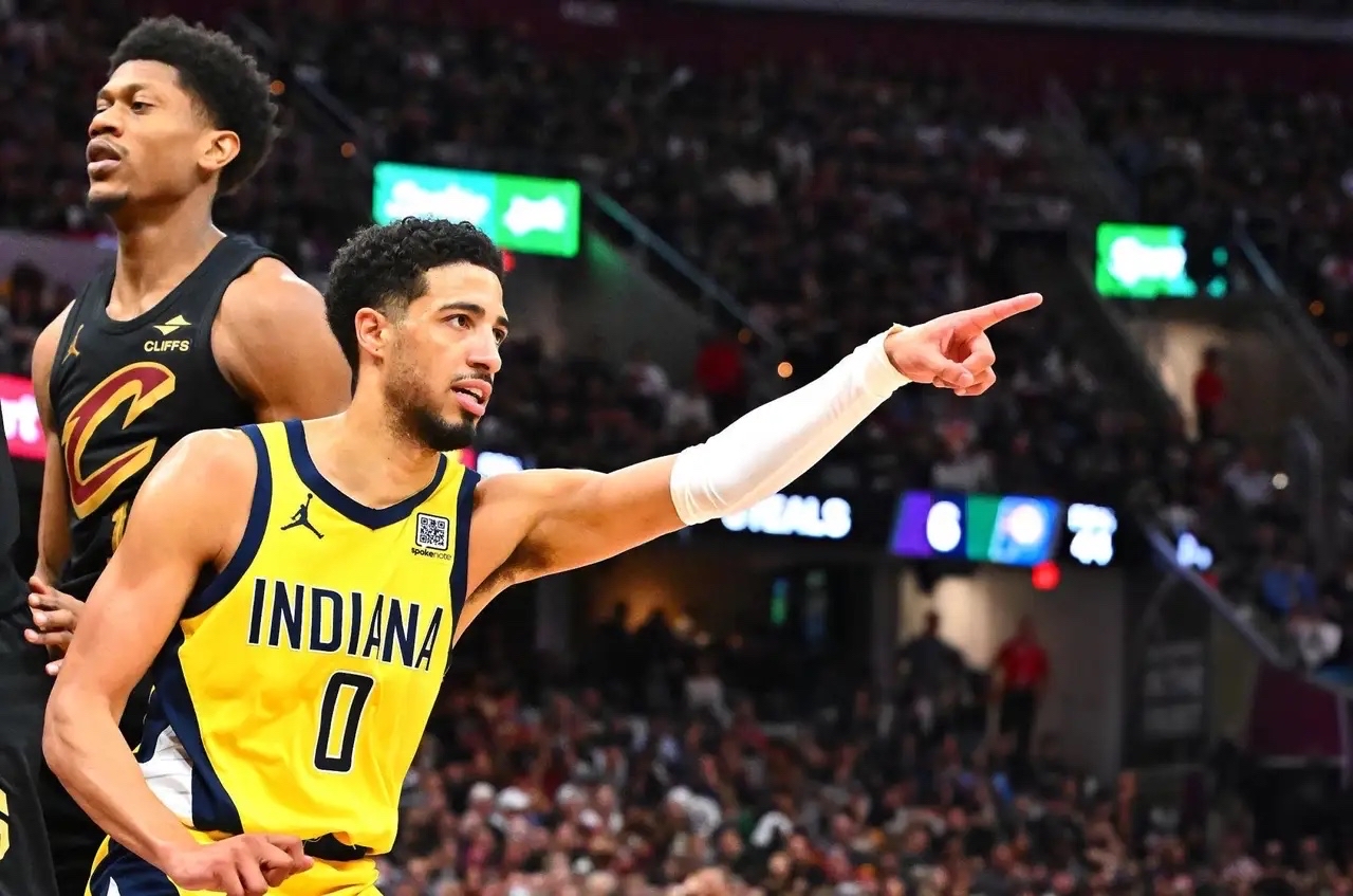 NBA季后赛赛程吃紧，新疆广汇集结日防线松动，悬念犹存，临场指挥获称赞的简单介绍