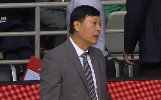 清晨中超焦点战,纽卡斯尔状态回暖,质疑声仍在,轮换策略成焦点的简单介绍 清晨中超焦点战,纽卡斯尔状态回暖,质疑声仍在,轮换策略成焦点的简单介绍